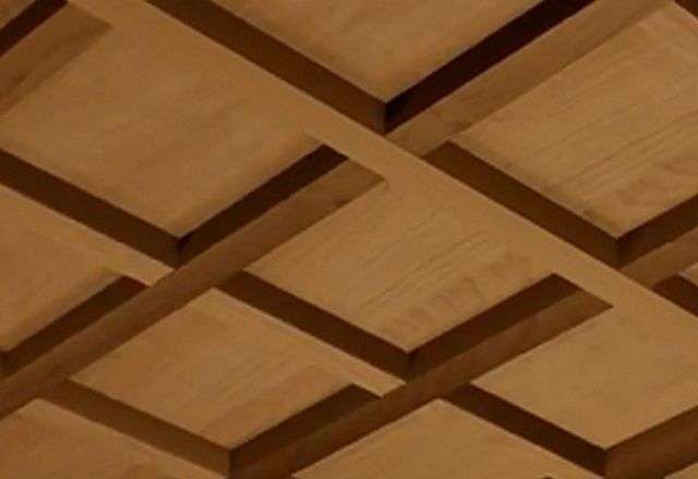 Як зробити стелю в деревяному будинку
