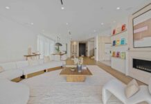 Warum Designer weiße Sofas und kleine Teppiche bereuen: 4 Fehler im Wohnzimmer, die Sie vermeiden sollten